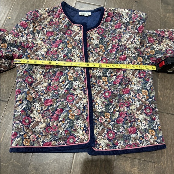 Vintage Style Quilted Jacket Floral Tapestry Coat Medium - Picture 9 of 13